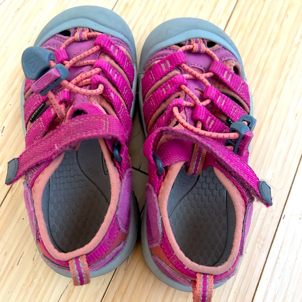 Kids Keen sandals size 11